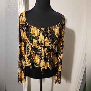 Floral bell sleeve crop top. Brand Mixed Thread size L